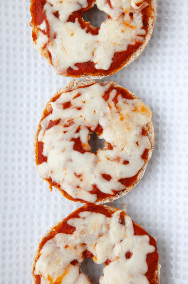 Bagel integrali alla pizza